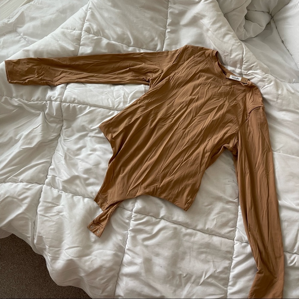 SKIMS FITS EVERYBODY LONG SLEEVE CREW NECK BODYSUIT